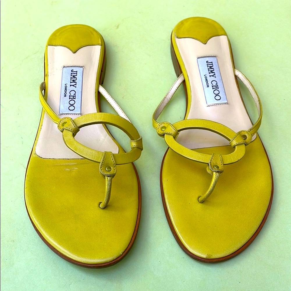 Jimmy Choo Yellow Green All Leather Ring-Detail Thong Sandals